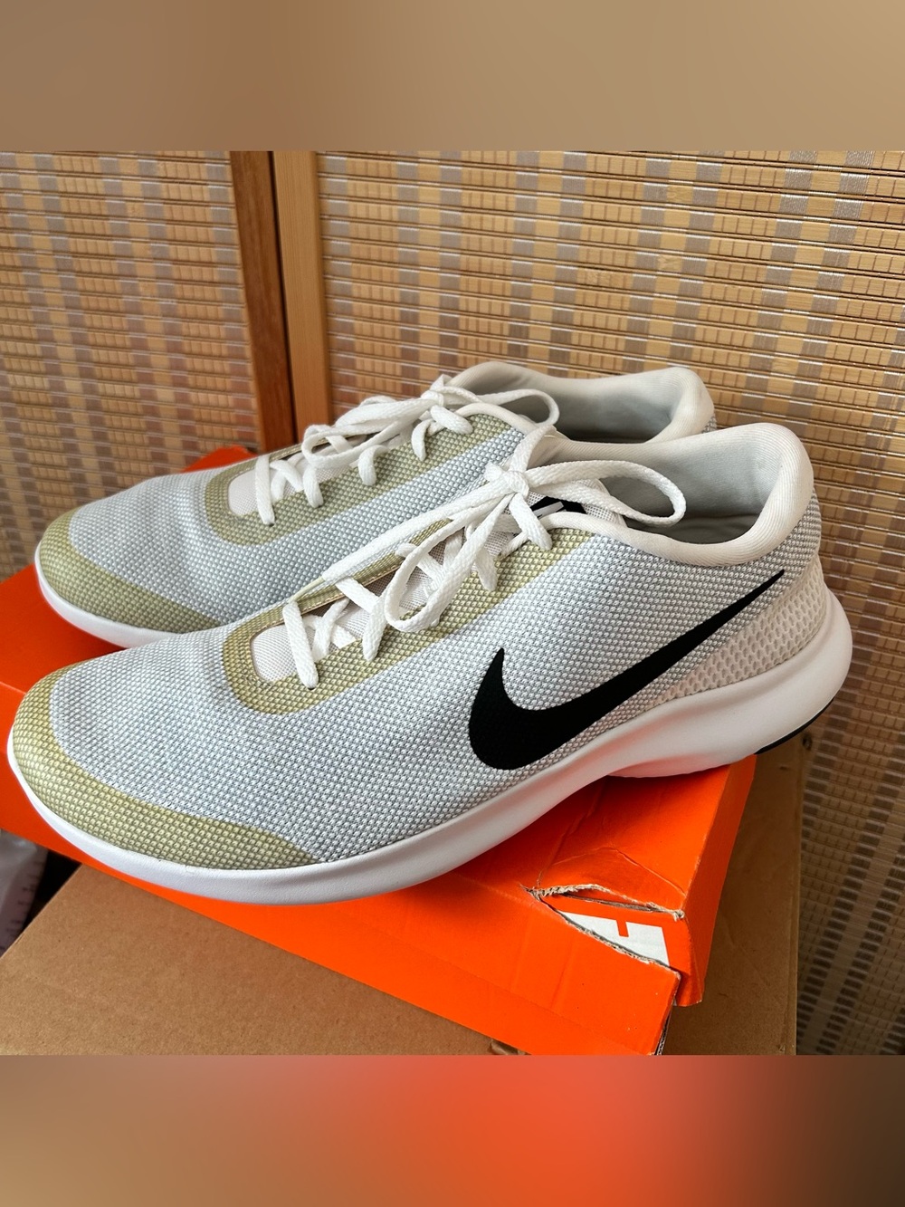 NIB Mens Nike Flex Experience Size 13W